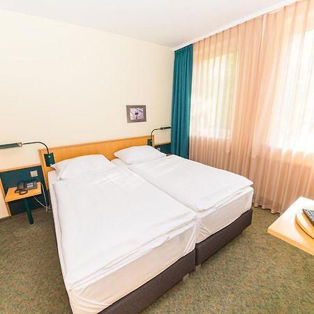 Akzent Parkhotel Trebbin Esterno foto