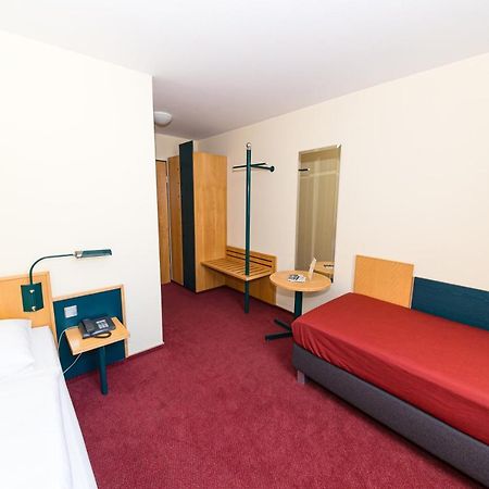 Akzent Parkhotel Trebbin Esterno foto