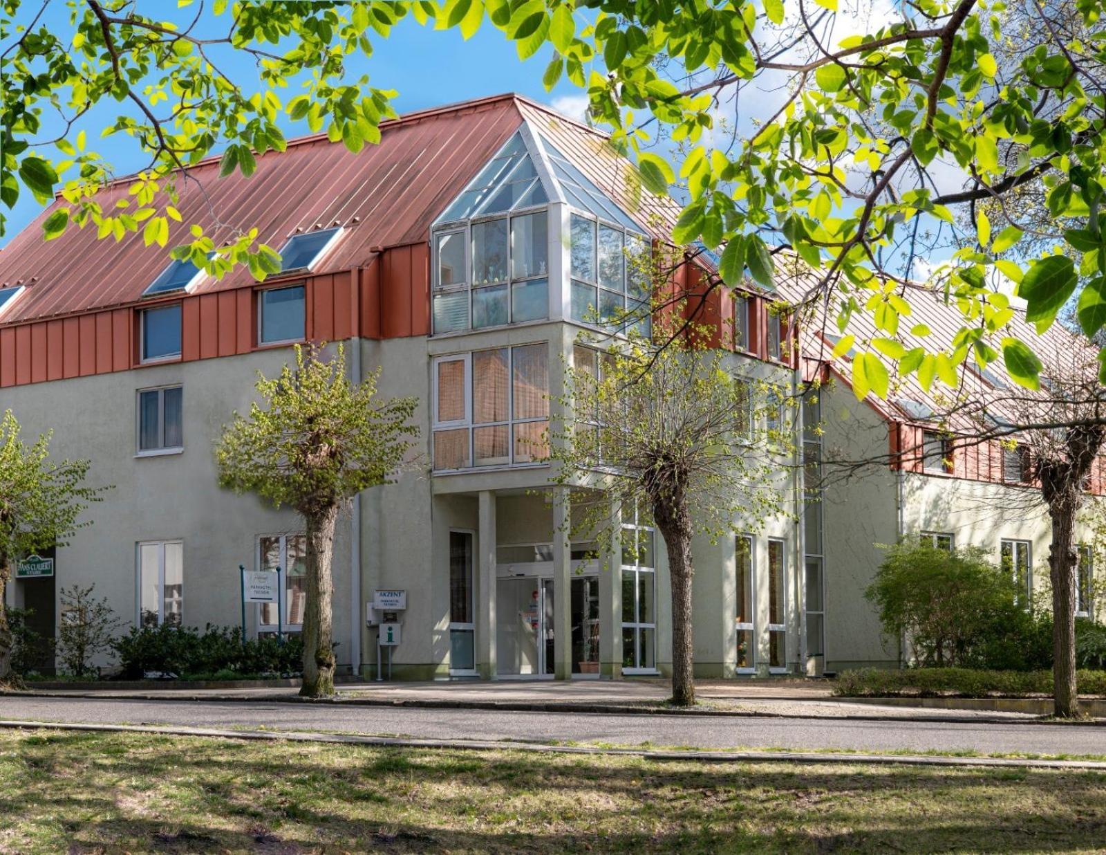 Akzent Parkhotel Trebbin Esterno foto
