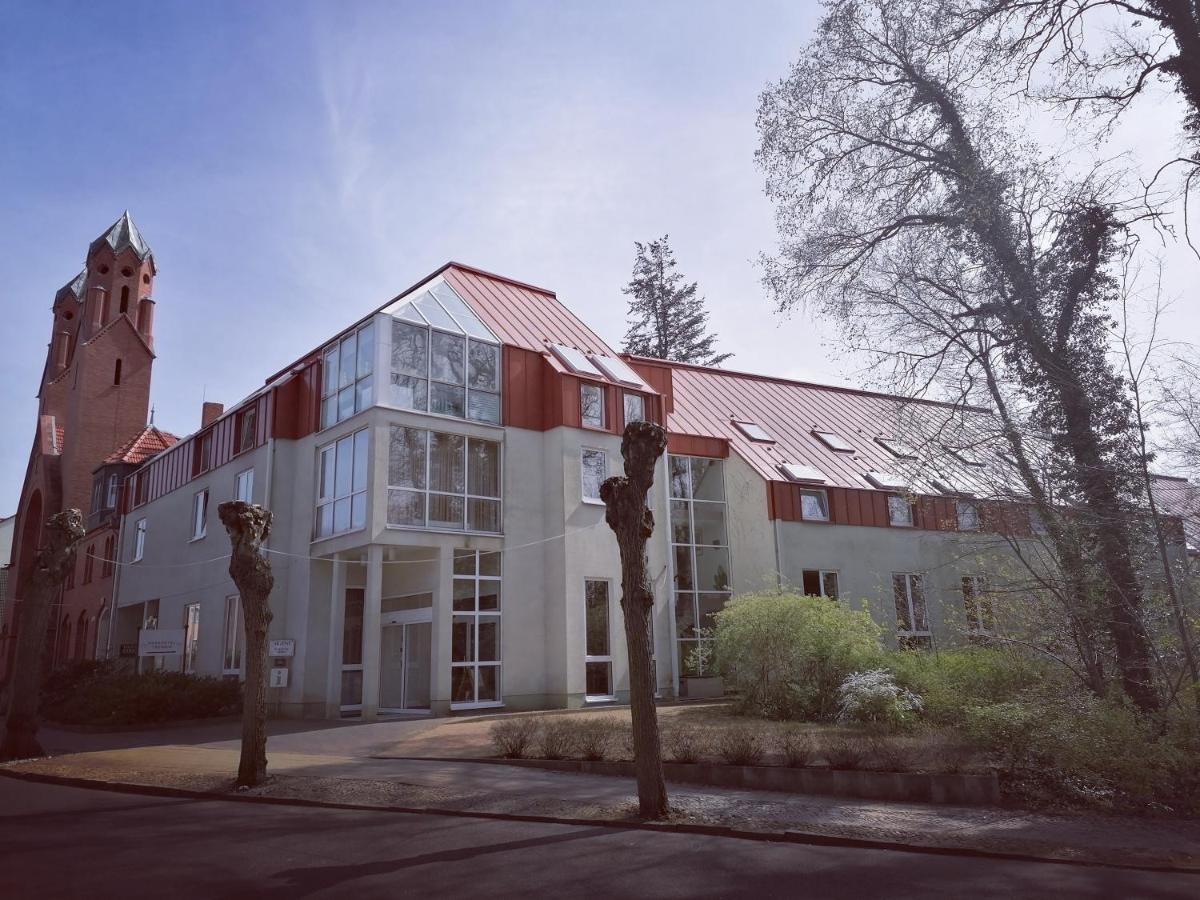 Akzent Parkhotel Trebbin Esterno foto