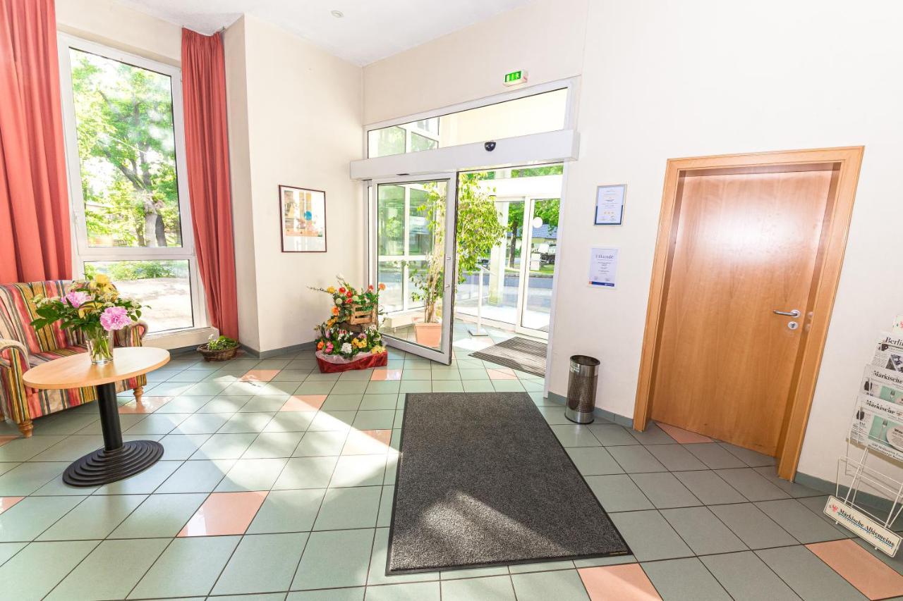 Akzent Parkhotel Trebbin Esterno foto