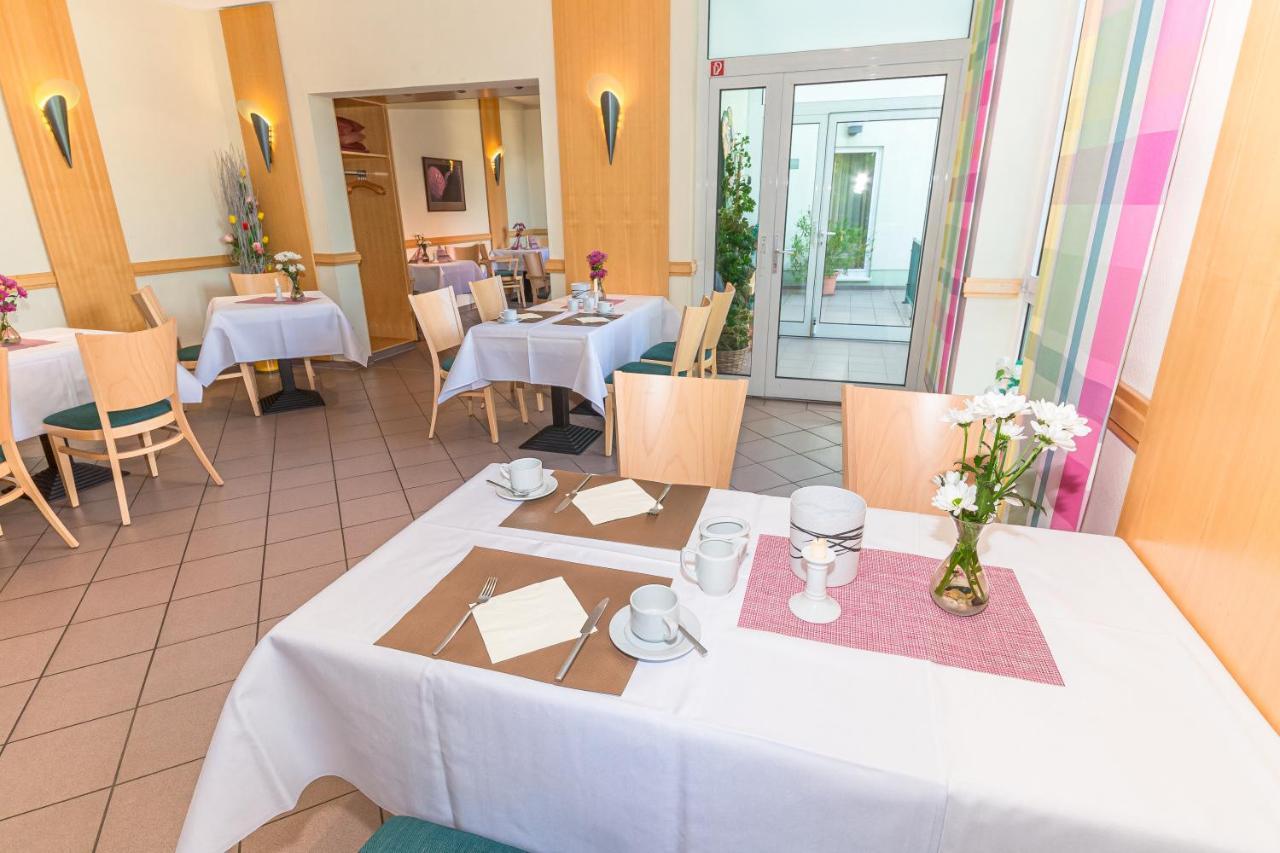 Akzent Parkhotel Trebbin Esterno foto