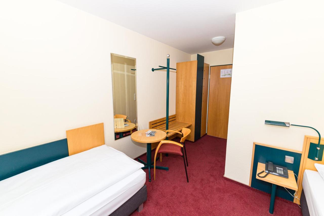 Akzent Parkhotel Trebbin Esterno foto