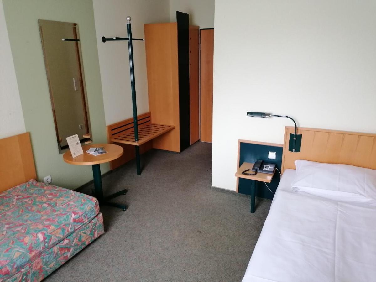 Akzent Parkhotel Trebbin Esterno foto